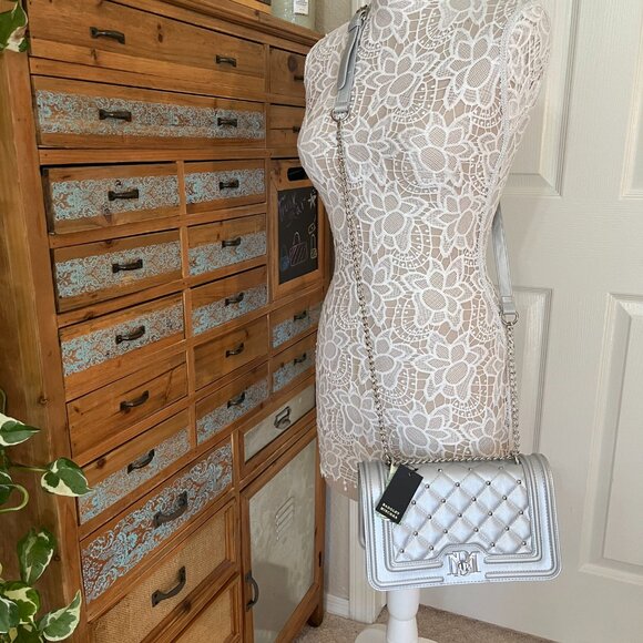 Badgley Mischka - Designer - Quilted Studded Silver Crossbody Bag - NWT - Picture 4 of 10